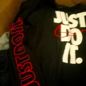 Boys sz med sz 10 Nike lgsleeve tee nwot